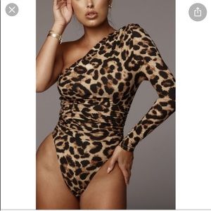 NWT JLUXLABEL small body suit